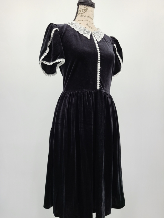Modcloth Dresses & Skirts - Modcloth Black Velvet Midi Dress with White Lace Trim Size 16